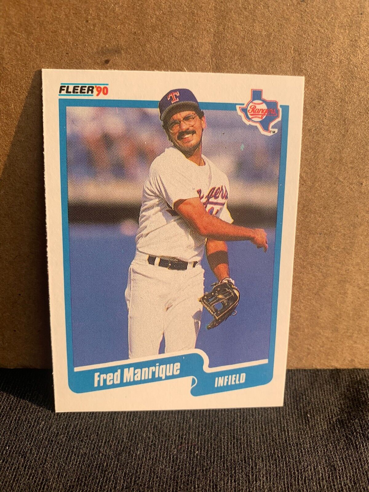1990 Fleer Baseball Card Texas Rangers Fred Manrique