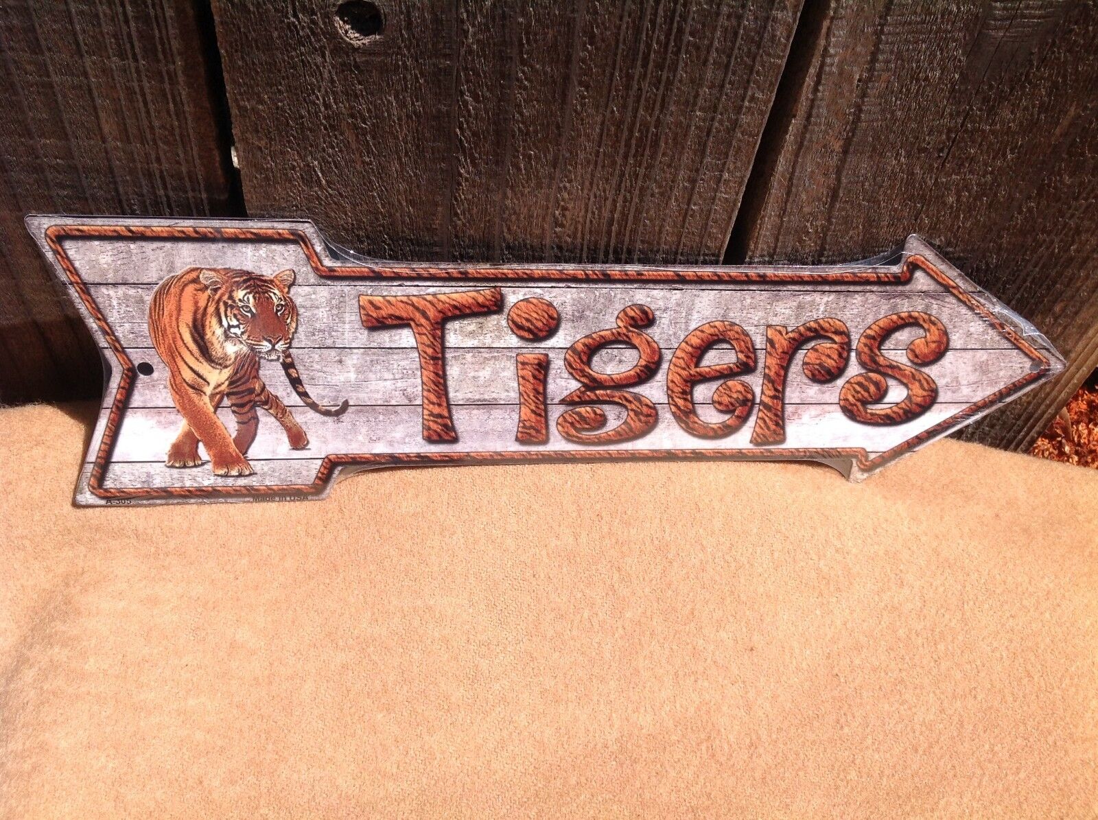 Tigers This Way To Arrow Sign Directional Novelty Metal 17" x 5"