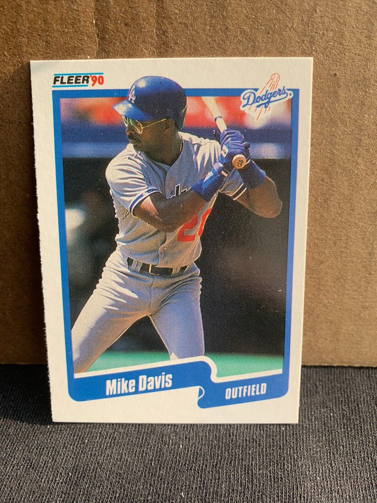 1990 Fleer Baseball Card Los Angeles Dodgers Mike Davis