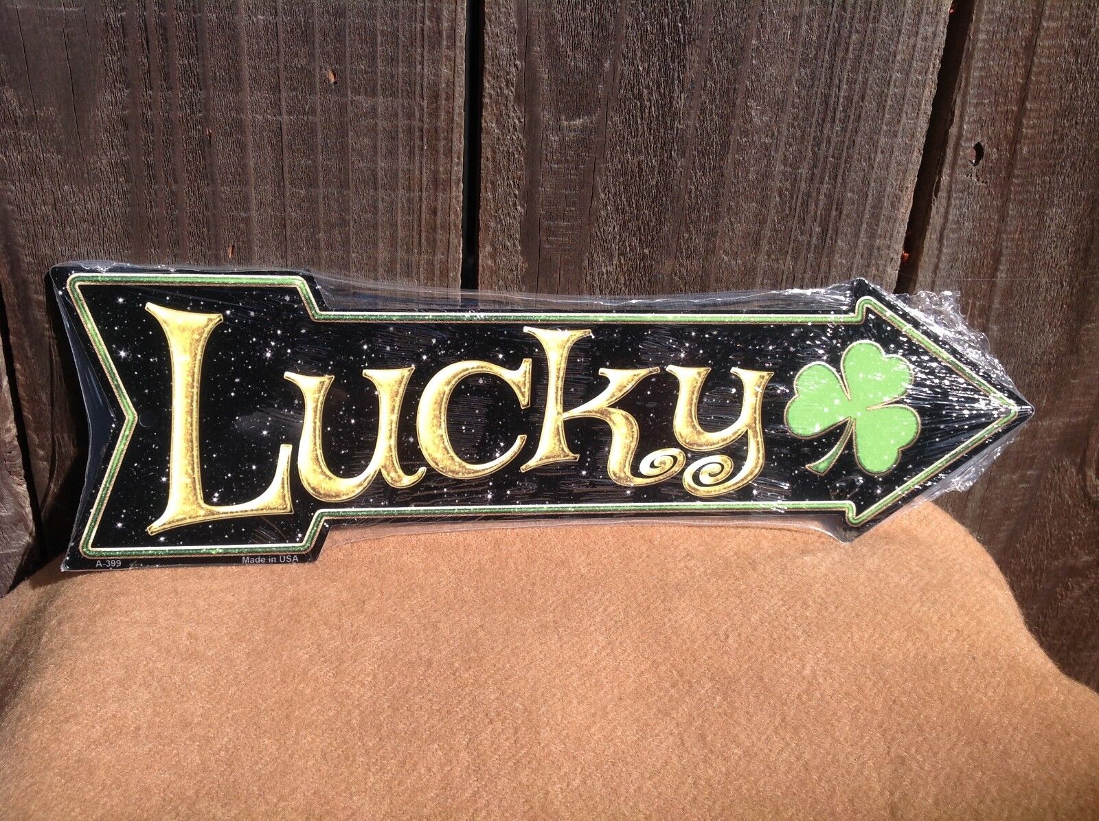 Lucky Irish St Patricks Day This Way To Arrow Sign Novelty Metal 17" x 5"