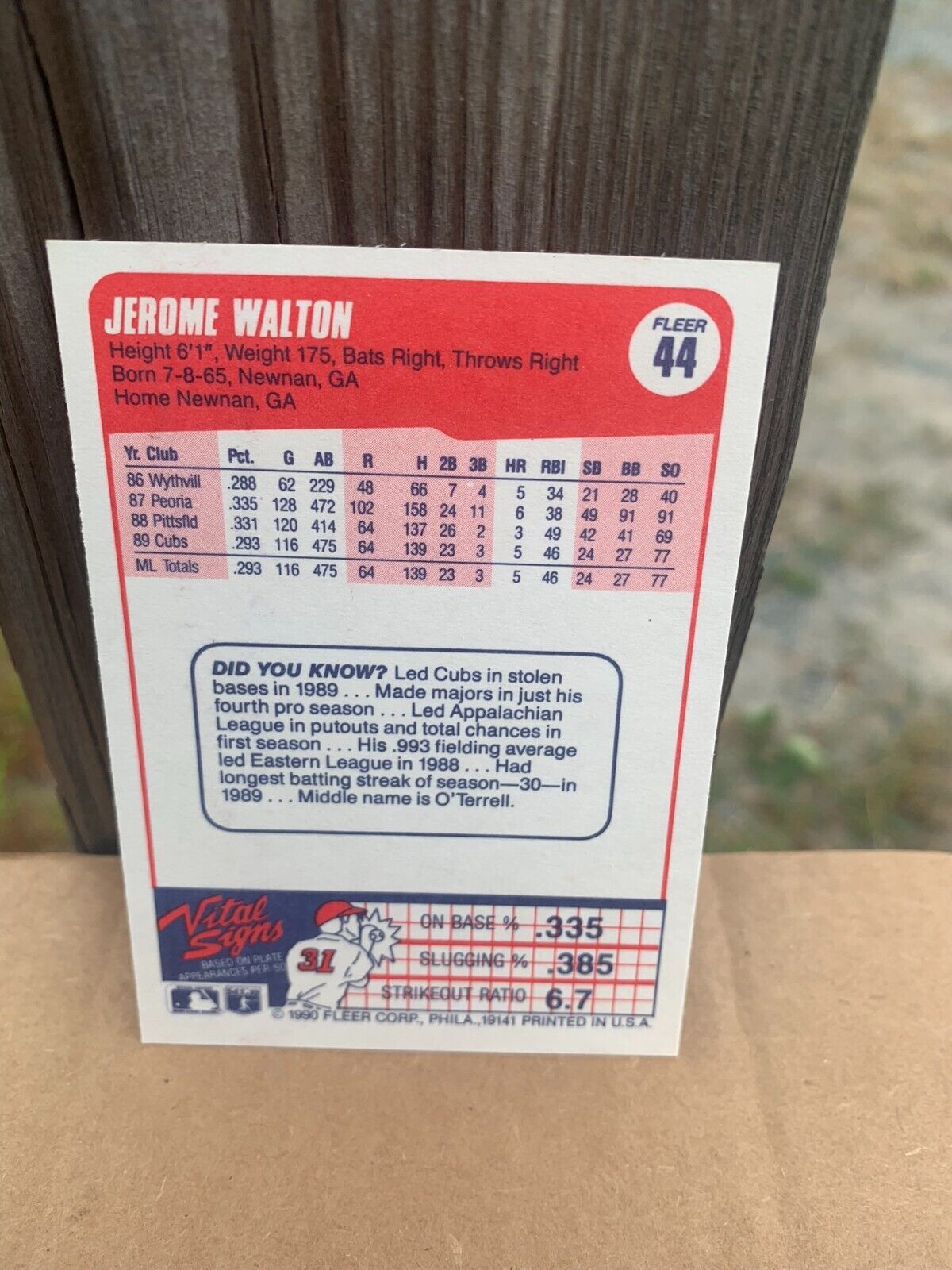 1990 Fleer Baseball Card Chicago Cubs Jerome Walton